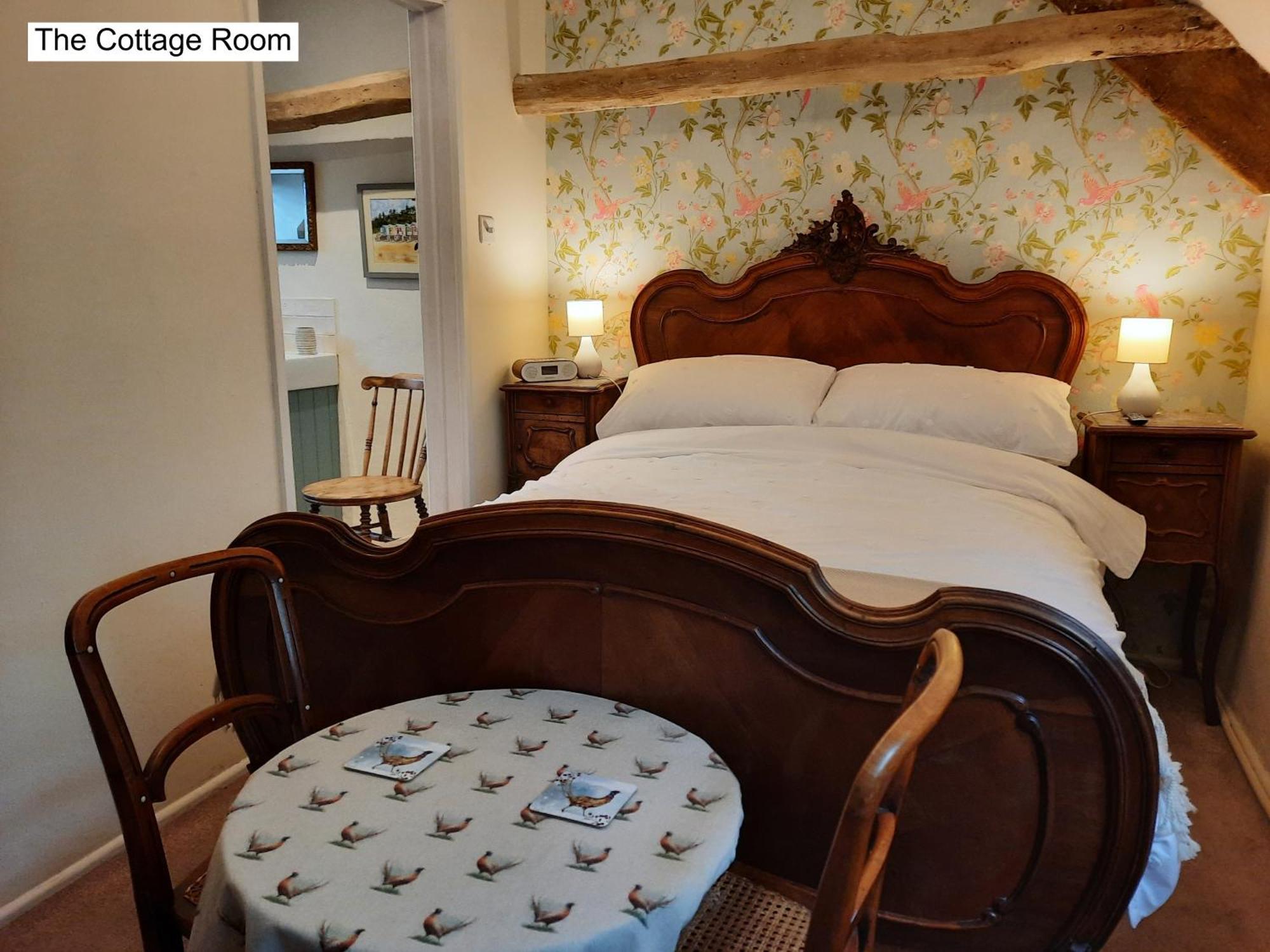 Cotswold Cottage Bed & Breakfast Luckington Εξωτερικό φωτογραφία